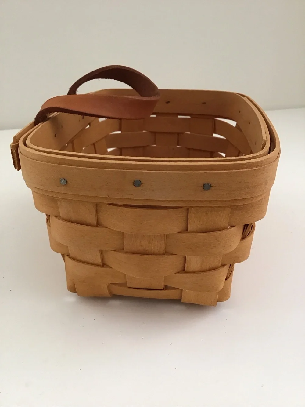 Vintage Longaberger woven basket key basket mail basket 2002